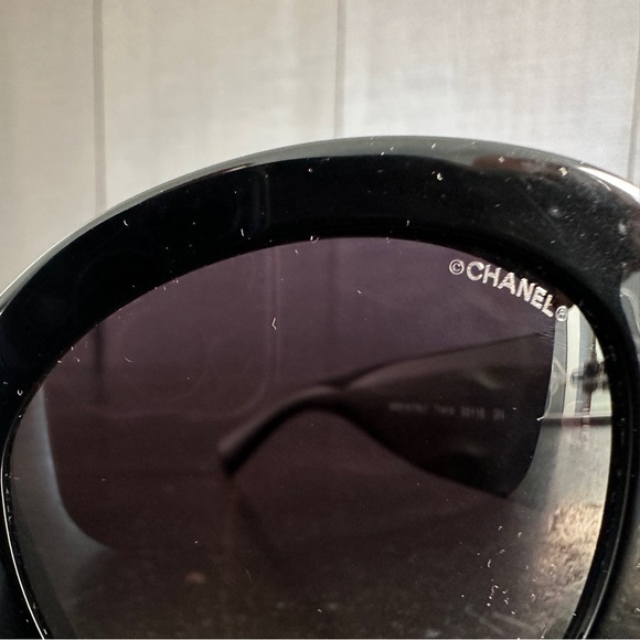 CHANEL SQUARE SUNGLASSES - Picture 4 of 8